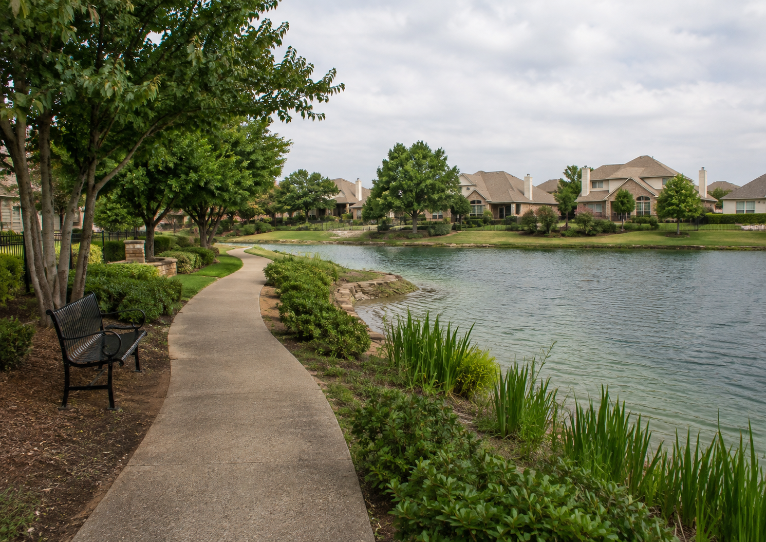 Renting in an HOA Community in Midlothian: What Residents Should Know